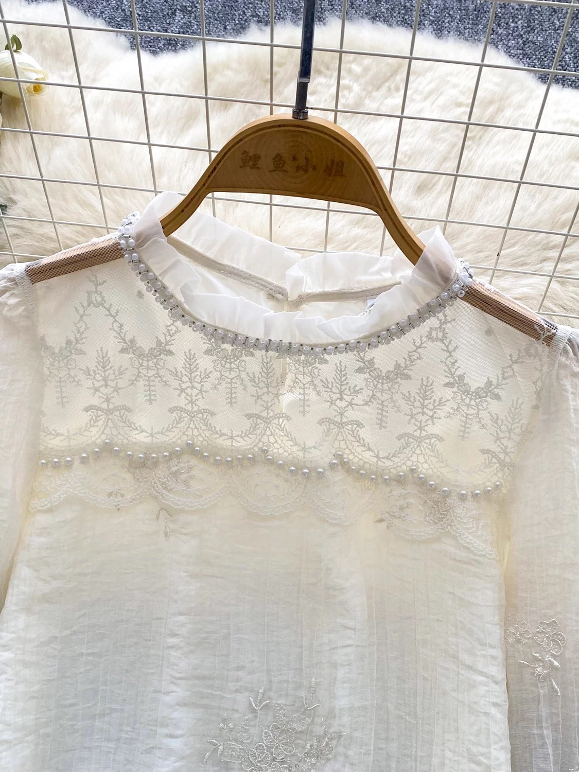 On command blouse BE443 images